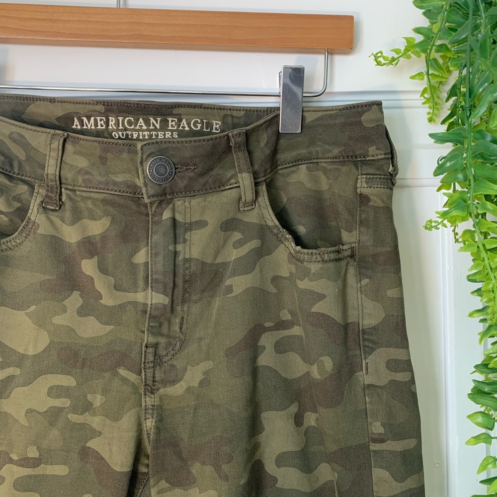 American eagle army jeans with rips (10 X- Long)